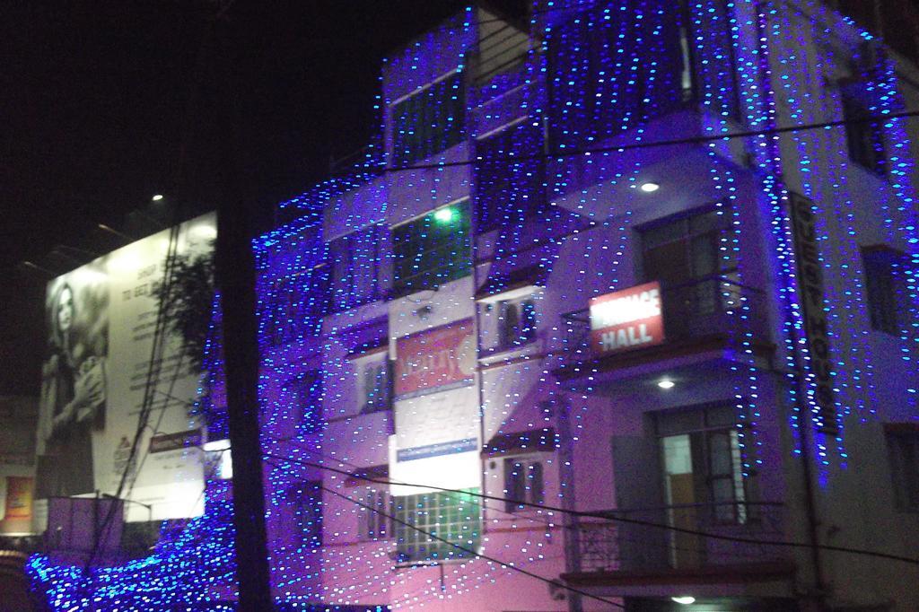 Megacity Inn Calcutta Exteriör bild